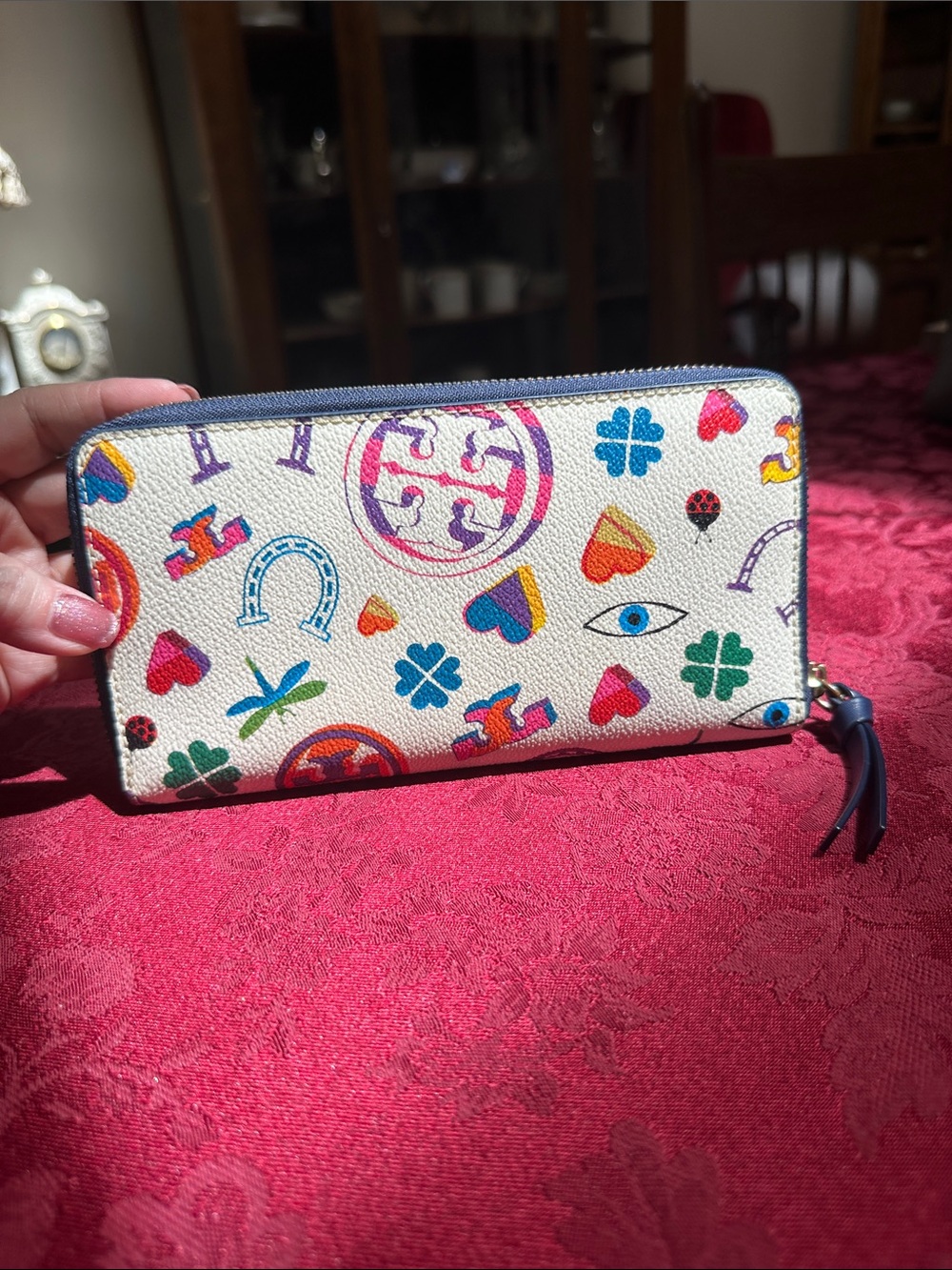 Tory Burch Cream & Navy Kerrington Limited Edition Long Zip Wallet - Picture 2 of 8